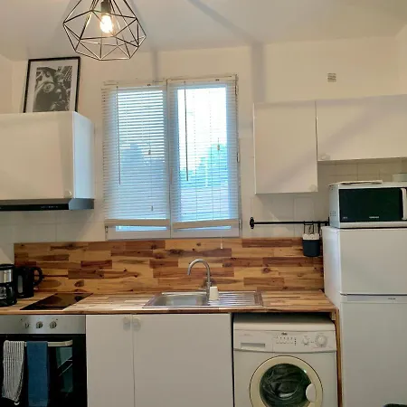 Agreable Maison Avec Parking Gratuit Sur Place. Saint-Denis-en-Margeride Exterior foto