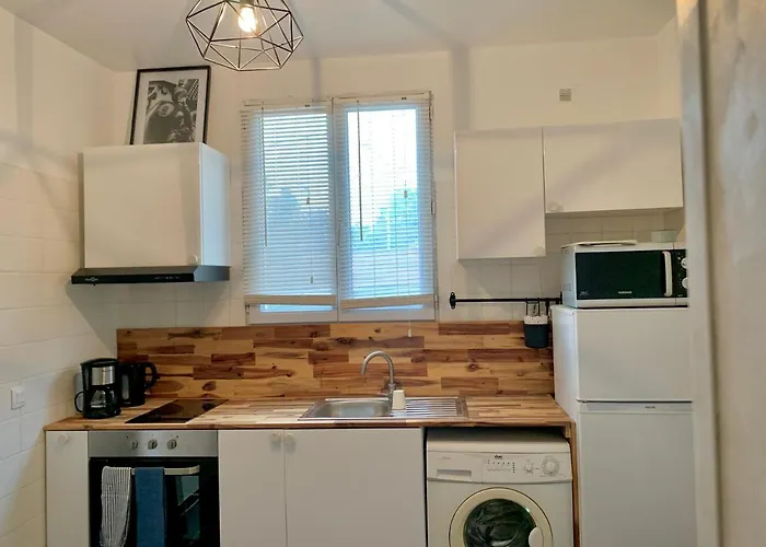Agreable Maison Avec Parking Gratuit Sur Place.