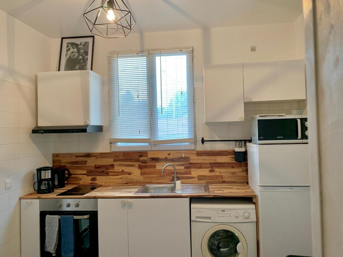 Apartment Agreable Maison Avec Parking Gratuit Sur Place. Saint-Denis (Seine-Saint-Denis)